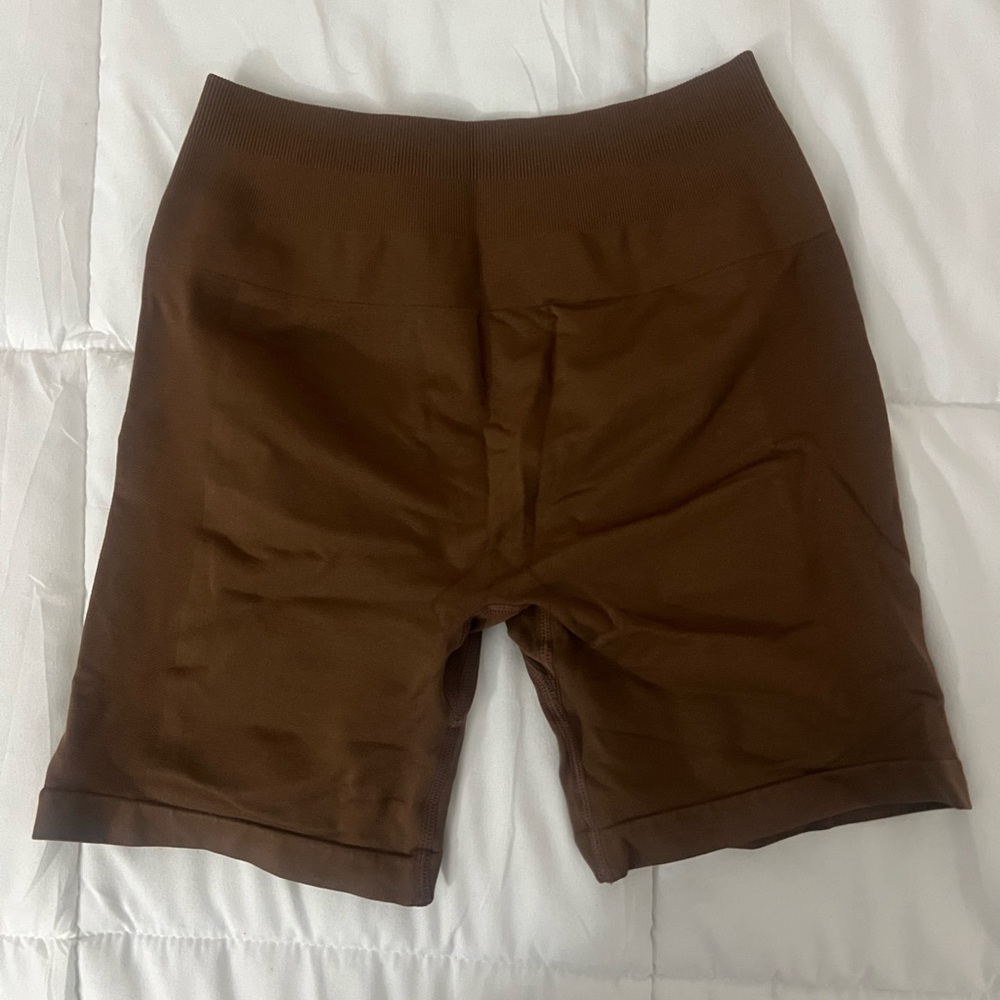AUROLA brown workout shorts